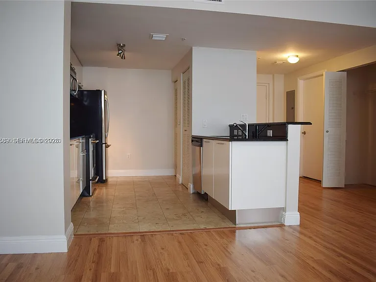 3339 Virginia St #207 — Photo 12