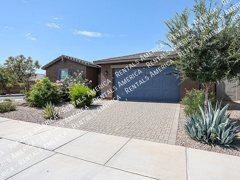 40622 W Williams Way — Photo 1