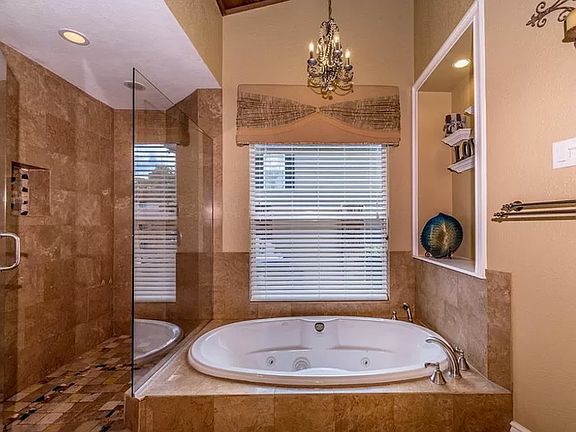 3rd image of 2152 Palm Crest Dr