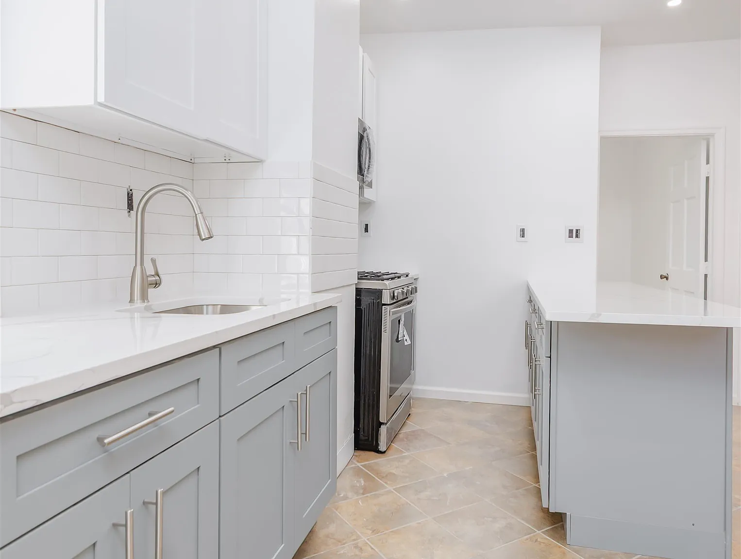 3 bed, 1.0 bath, $2,700 — Photo 4