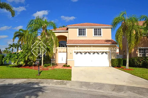335 Cambridge Dr Photo 1