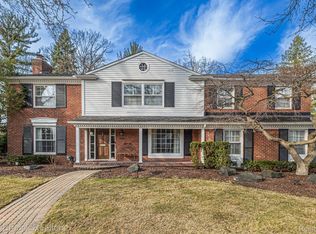 2688 Amberly Rd, Bloomfield Hills, MI 48301