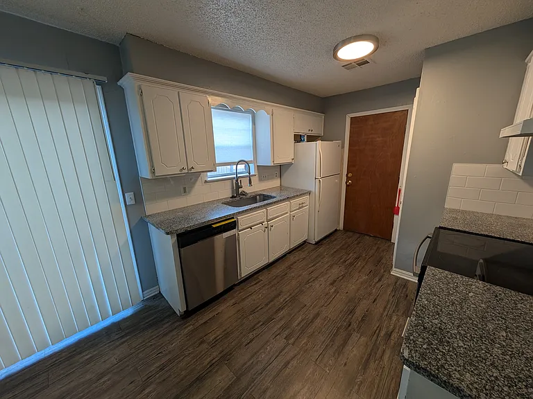 122 Crystal Cir #122 — Photo 7