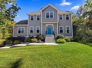 46 Glen Dr, Whitinsville, MA 01588