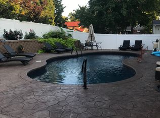 61 Charlesridge Ct, Saint Charles, MO 63304