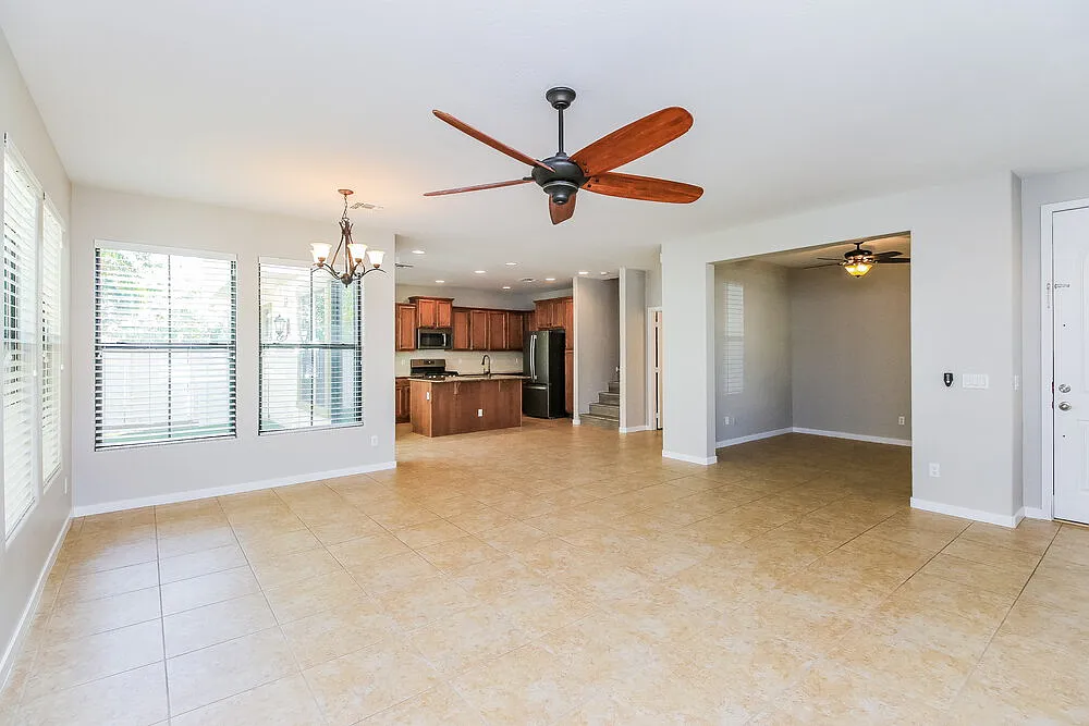 4 bed, 3.0 bath, 2237 sqft, $3,005 — Photo 4