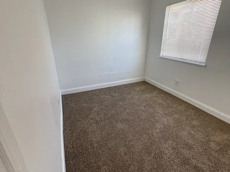 712 Bridge St #1 — Photo 5