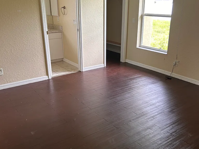 1894 Norvell Ave — Photo 5