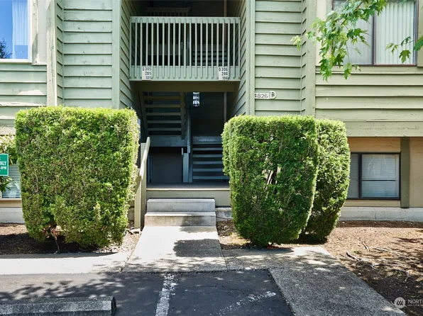 4826 S 187th PL #D106, SeaTac, WA 98188