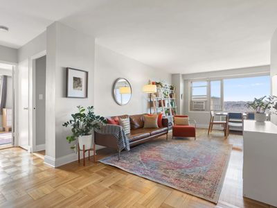 900 W 190th St APT 7N, Manhattan, NY, 10040
