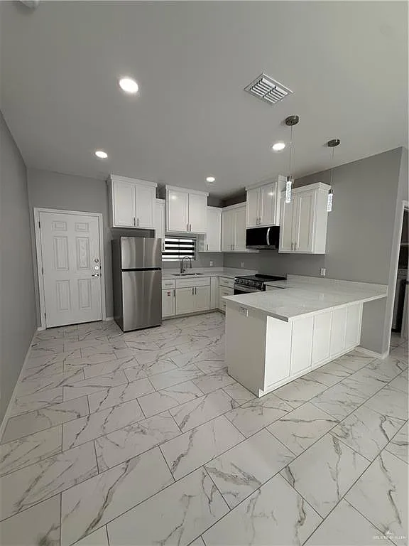 3 bed, 2.0 bath, 1197 sqft, $1,450 — Photo 3