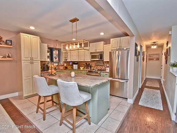 2nd image of 109 Kimball Ct