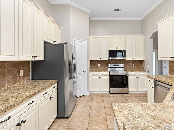 5th image of 9729 Helmsley Cir