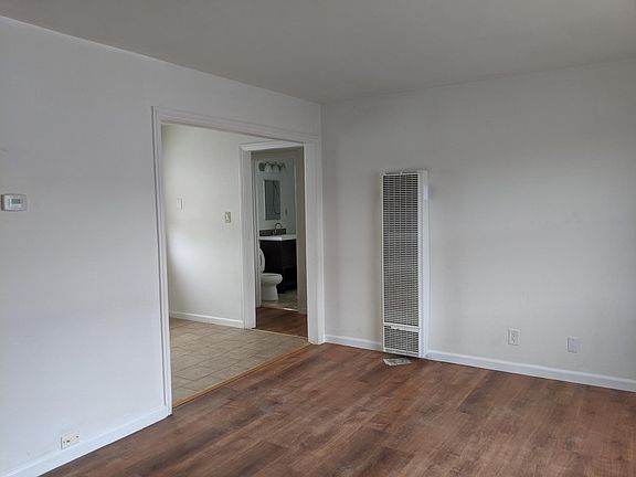 5th image of 684 Oakside Ave APT 4