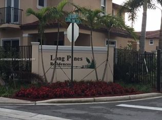 6947 Long Pine Cir, Pompano Beach, FL 33073