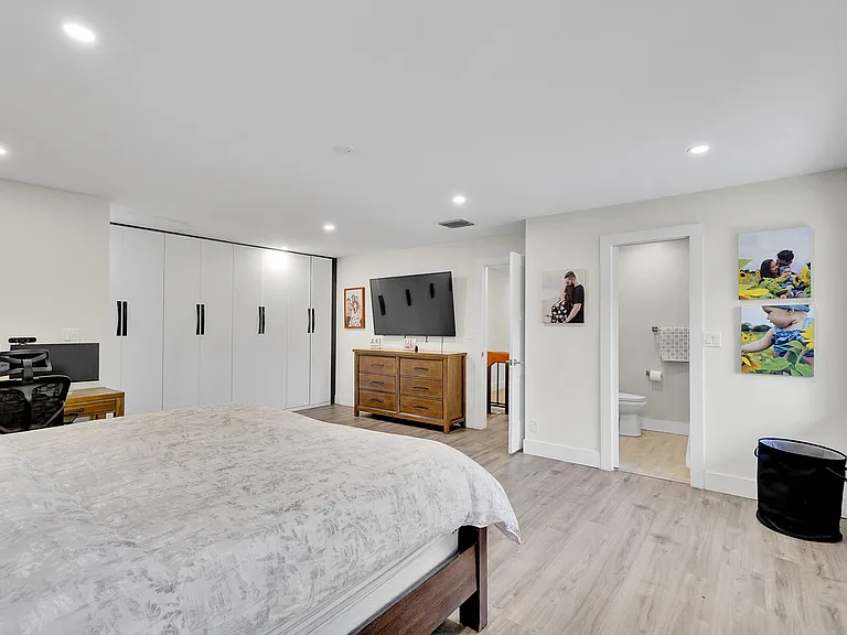 10108 SW 53rd Ct — Photo 34