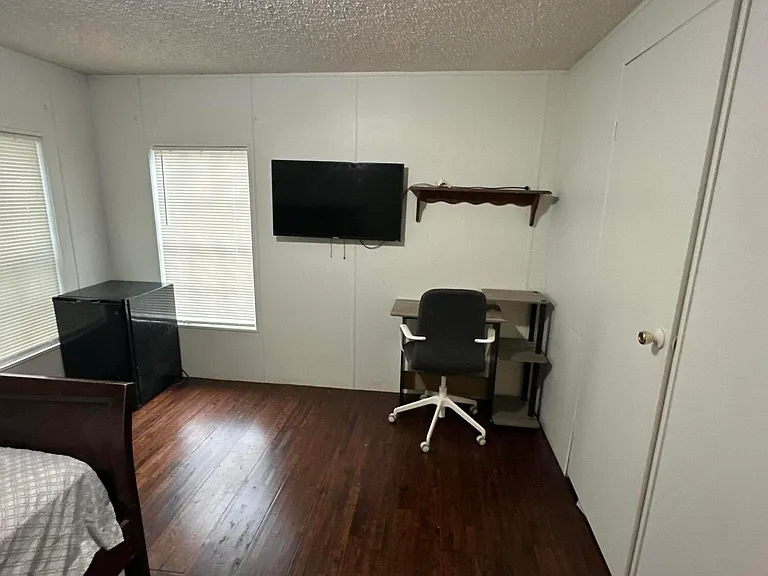 930 N Deer St — Photo 15