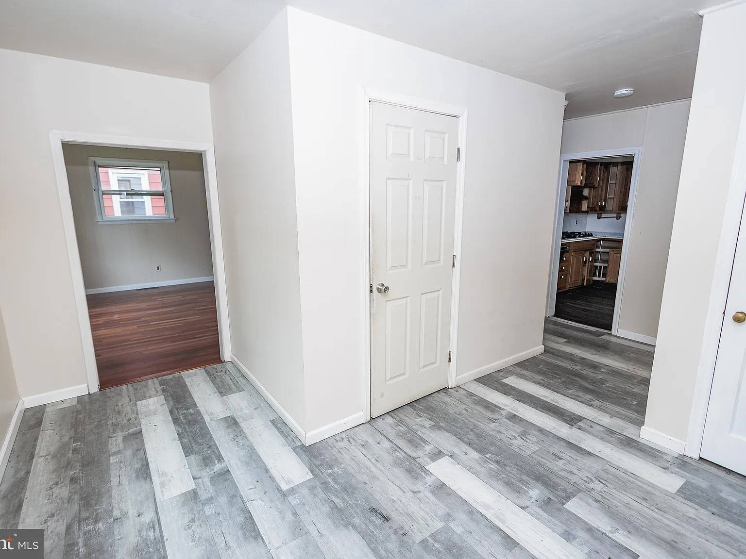 4 bed, 2.0 bath, 1908 sqft, $2,700 — Photo 4
