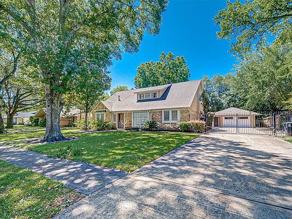 3rd image of 7803 Clarewood Dr