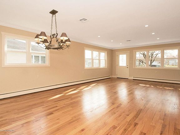 5th image of 140 Fort De France Ave