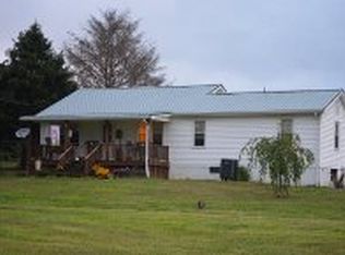 55 Sunnyslope Farm Rd, Peterstown, WV 24963