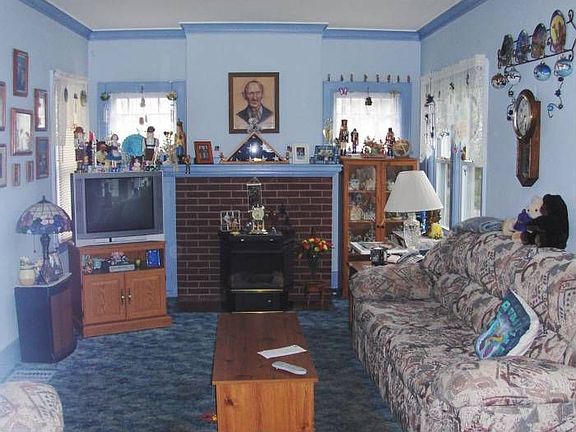 livingroom with fireplace