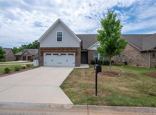 160 Broad Meadow Ct, Rural Hall, NC 27045