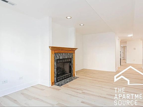 5th image of 2029 W Superior St