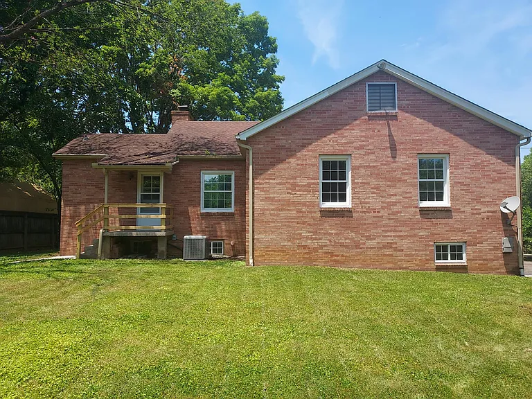 3324 Fairmont Blvd — Photo 8