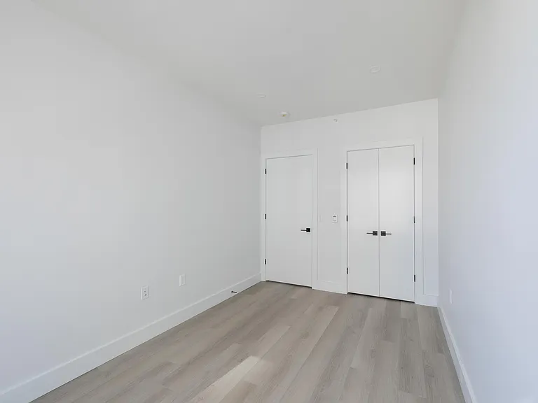 215 E 124th St #7B — Photo 14