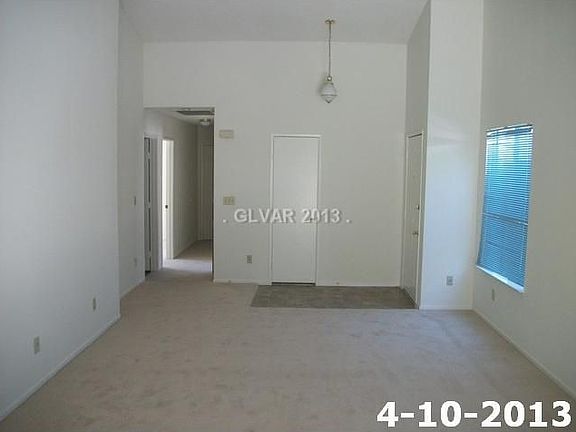 3rd image of 728 Taft Ct