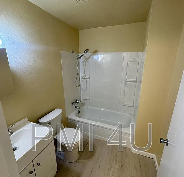 12409 Manitoba Dr NE #B — Photo 8
