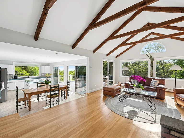 542 Montauk Hwy — Photo 11