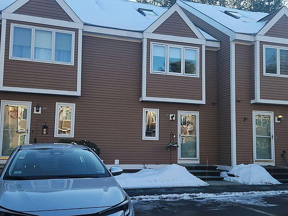 3rd image of 80 Steeplechase Ct