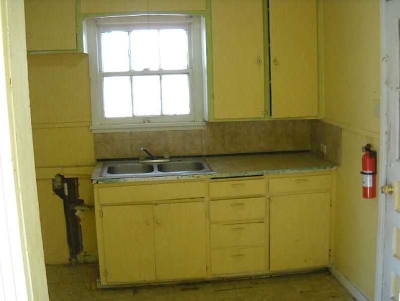 2nd image of 4018 NE 10th Ave