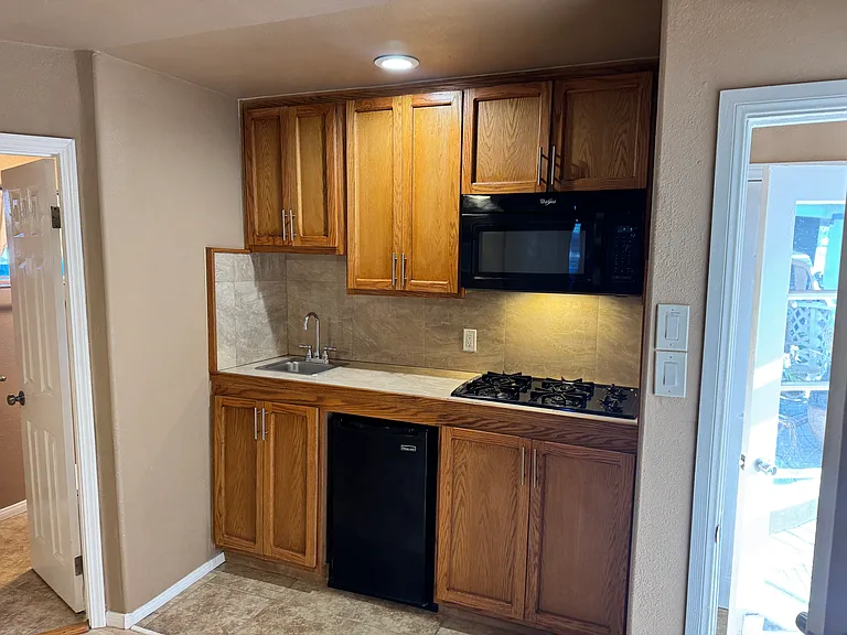 2727 Chaffee St — Photo 14