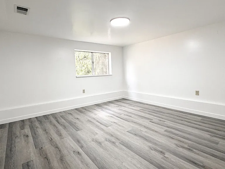 3510 NE Sunset Blvd #B — Photo 9