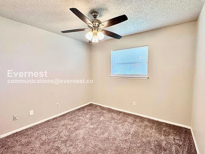 606 North Village Ave — Photo 11