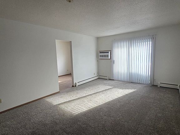 4th image of 1122 27th Ave S #11
