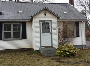 11233 Old Hamburg Rd, Whitmore Lake, MI 48189