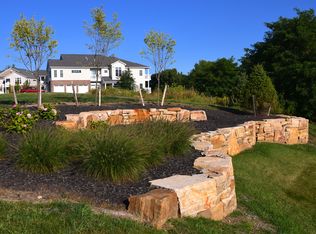 507 Valley Point Dr, Niskayuna, NY 12309