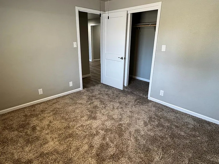 4832 N Fruit Ave — Photo 25