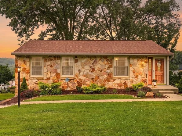 3074 Piney Bluff Dr, South Park, PA 15129