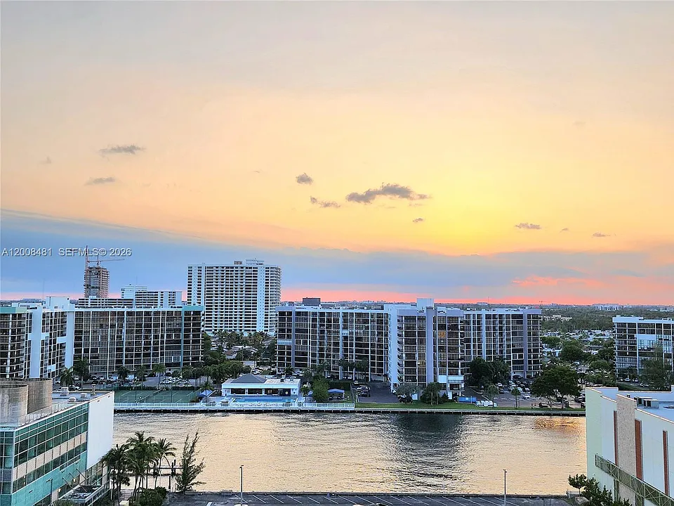 3505 S Ocean Dr #1203