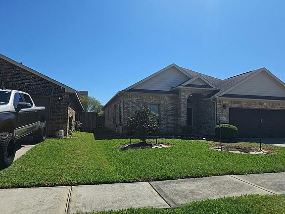 3rd image of 2814 Lockeridge Place Dr