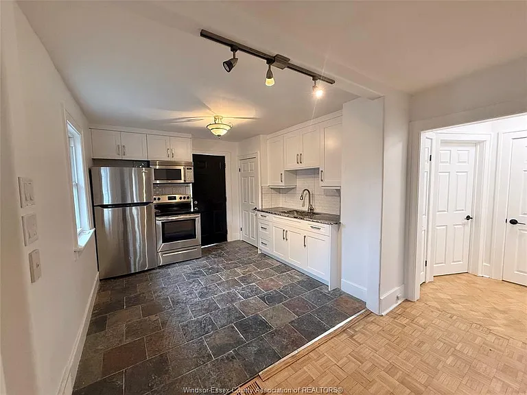 837 Louis Ave #UPPER — Photo 7