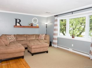 60 Sunnybrook Dr, Avon, CT 06001