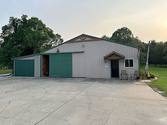 3rd image of 1430 Spence Chapel Rd