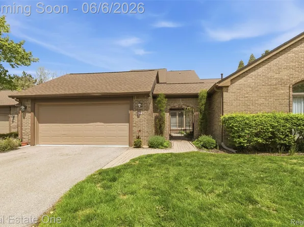 23910 Trailwood Ct #82, Franklin, MI 48025