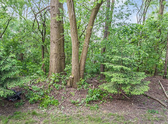 2nd image of 636 Hillview Ct